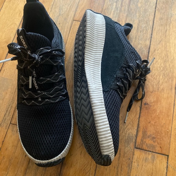 SOREL BLACK WHITE HAND-CRAFTED Sneakers GORG LUX